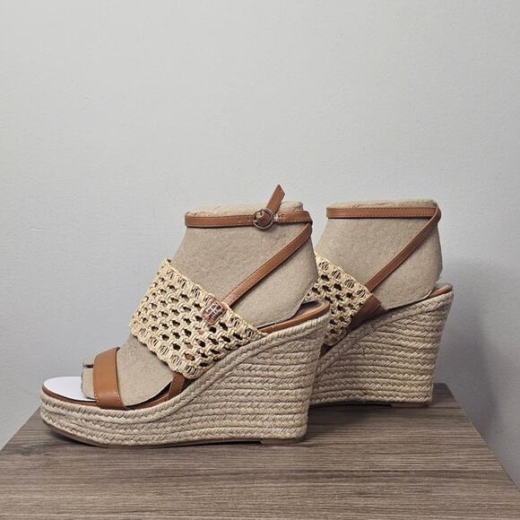 Tommy Hilfiger Kalendar Wedge Platform Sandals Size 9.5  Beige NWT - Picture 1 of 6